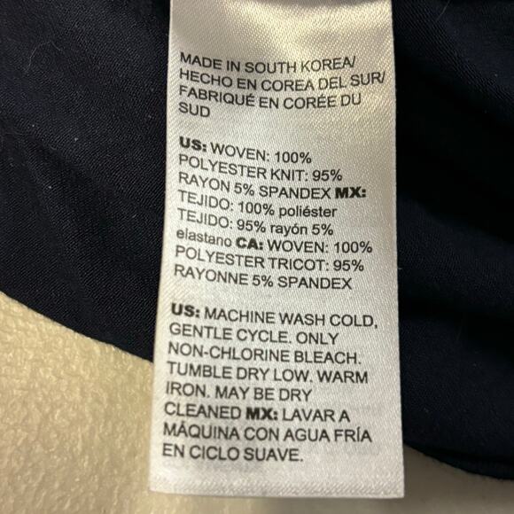 Chico's Top Women Size Small Navy Blue Scoopneck Floral Print Lightweight Comfy - Picture 4 of 9